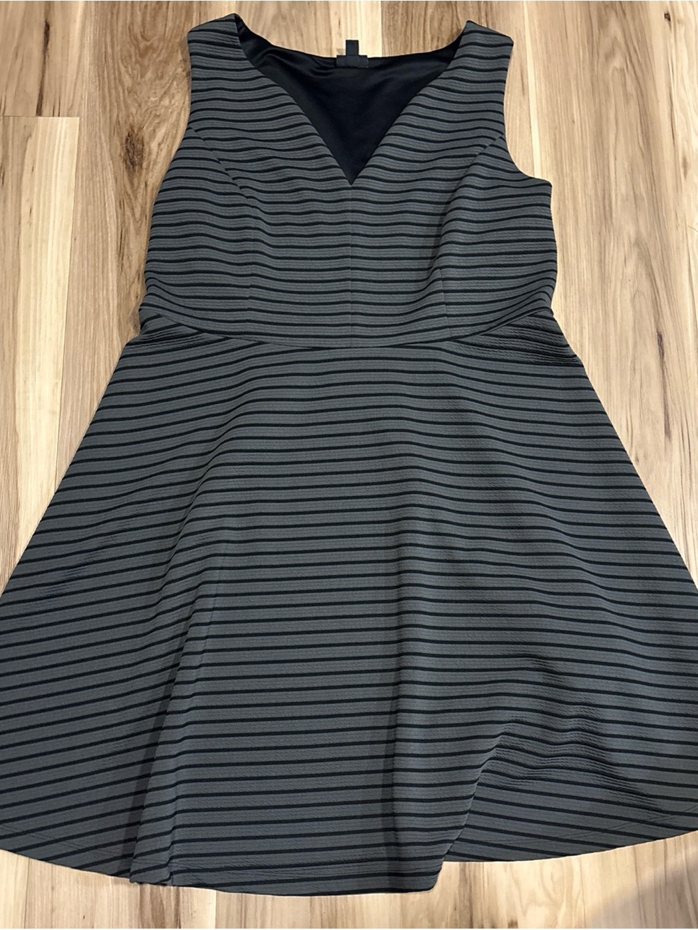 Torrid Size 1 1X Grey And Black Textured Sleeveless Dress Fit And Flare Skater - Picture 2 of 8
